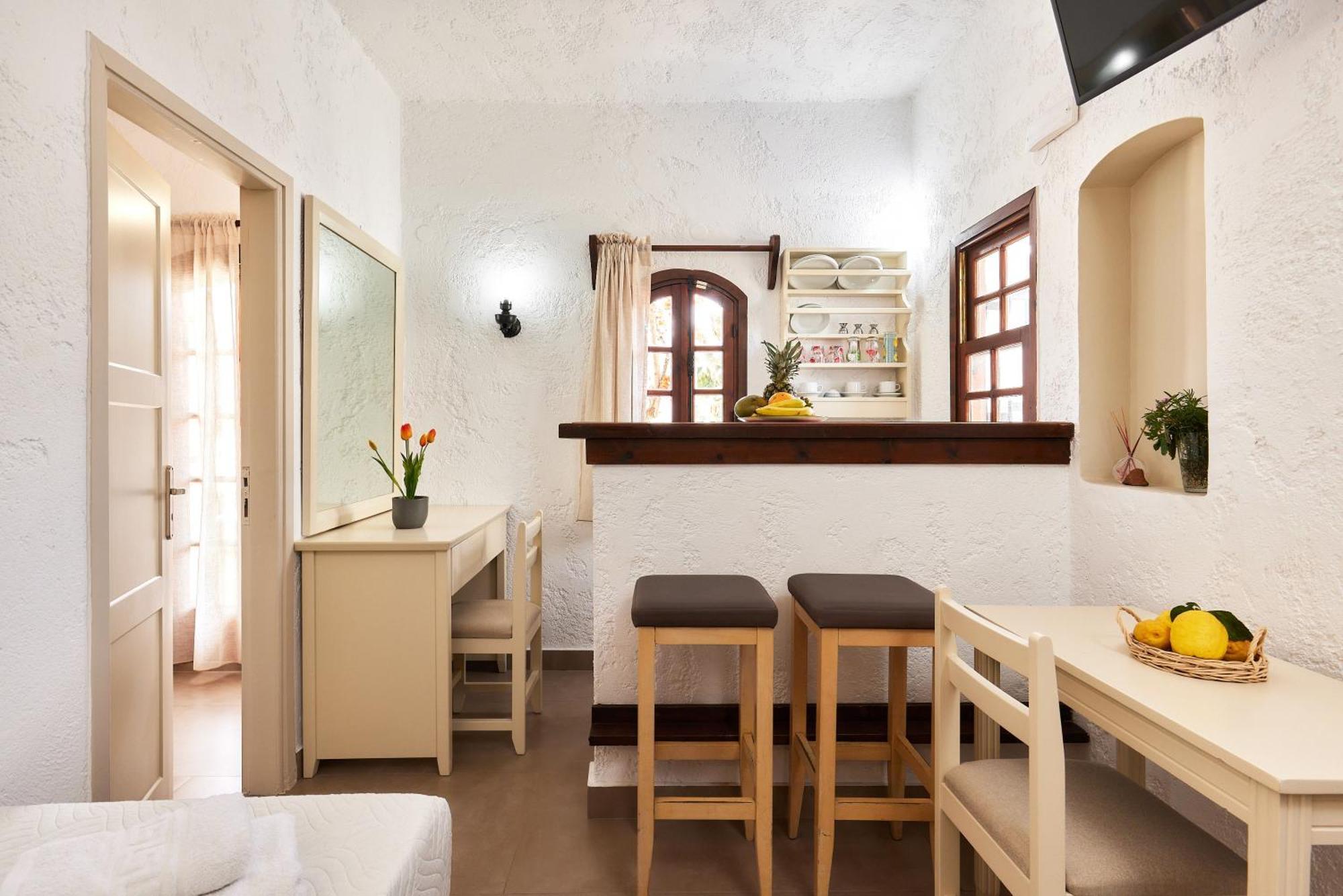 Mila Malia Studios Hotel Екстер'єр фото