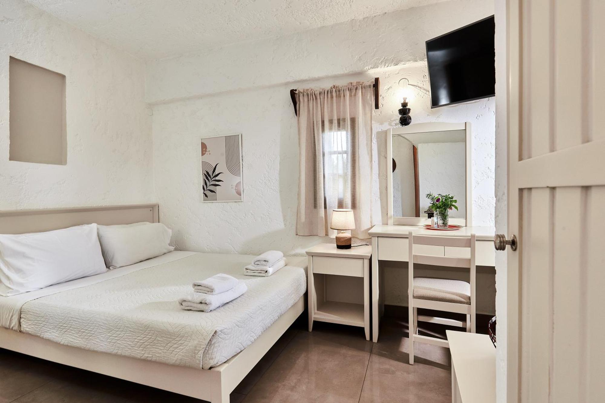 Mila Malia Studios Hotel Екстер'єр фото