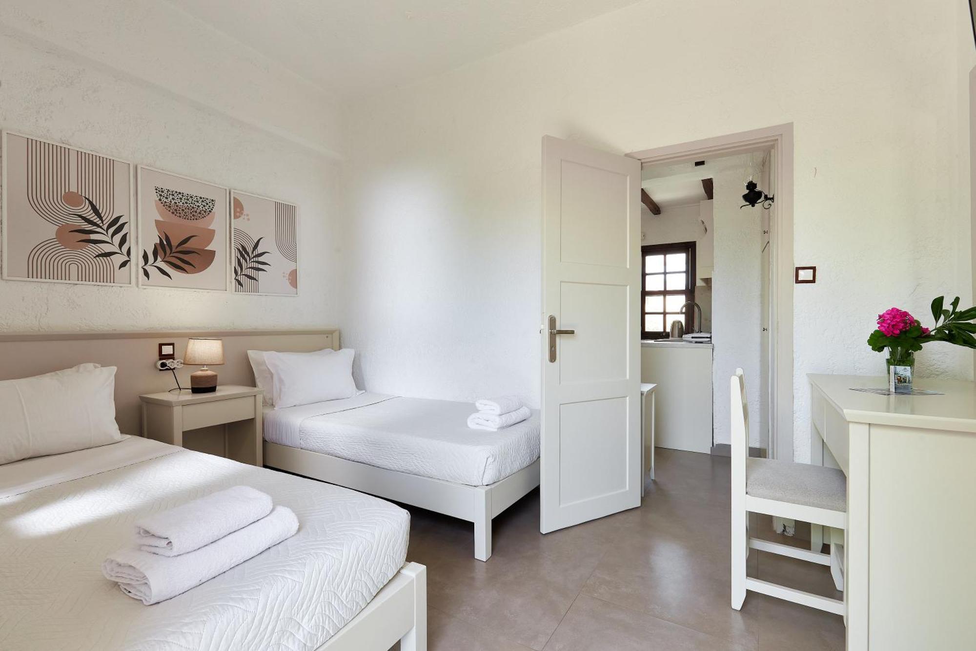 Mila Malia Studios Hotel Екстер'єр фото