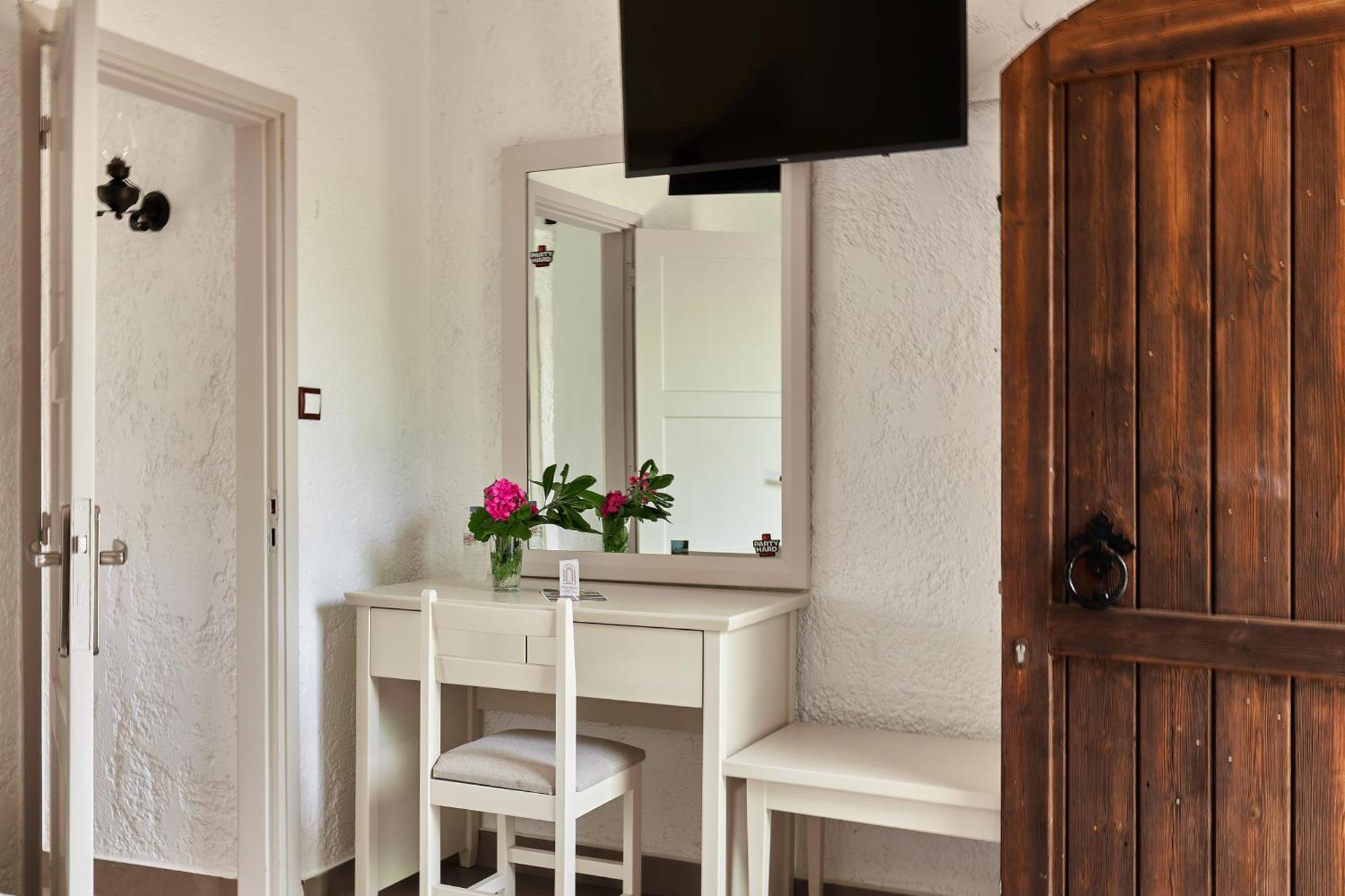 Mila Malia Studios Hotel Екстер'єр фото