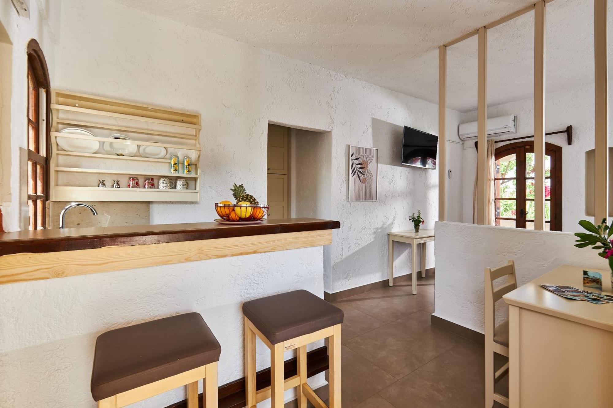 Mila Malia Studios Hotel Екстер'єр фото